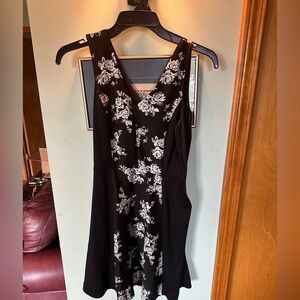 Black Floral V-Neck Sleeveless Dress